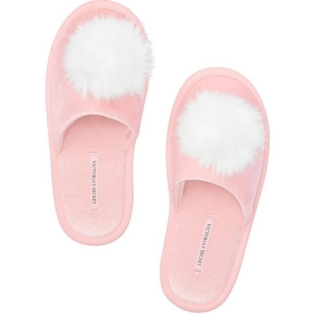 Victorias Secret Slippers Size Small 5/6 Pom Pom